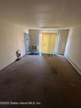 39 Vera St in Staten Island, NY - Building Photo - Building Photo