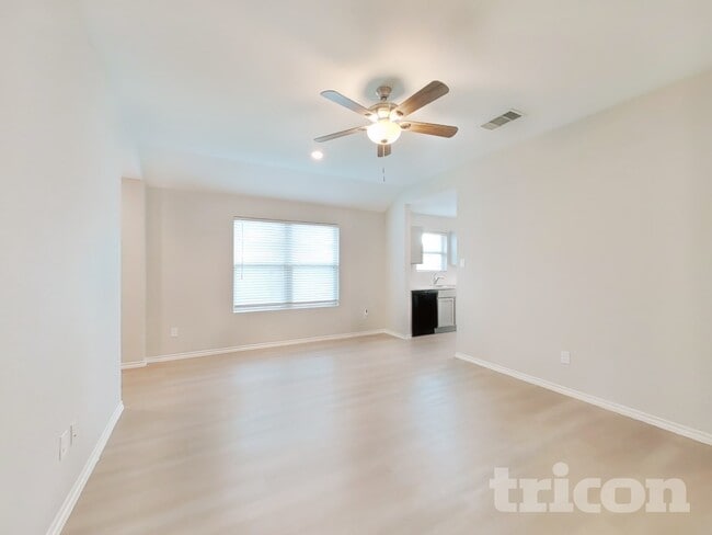 11151 N Lake Mist Ln in Willis, TX - Building Photo - Building Photo