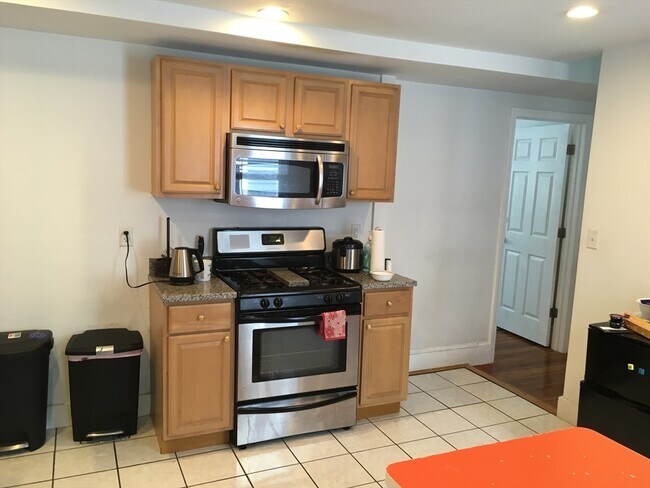 29 Brackett St in Boston, MA - Building Photo - Building Photo
