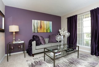 Verlaine on the Parkway in Dallas, TX - Building Photo - Interior Photo