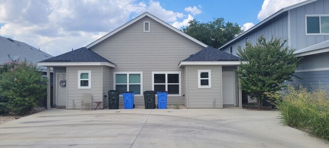 property at 938 Country Club Dr
