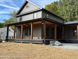 21 Highland St in Millerton, NY - Building Photo