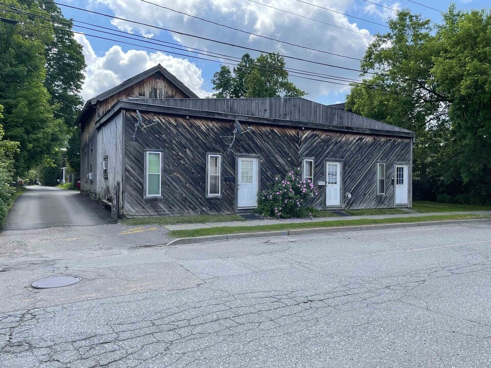 10 Railroad St in Essex Junction, VT - Building Photo