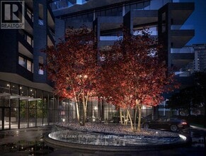 110 Broadway Ave in Toronto, ON - Building Photo - Building Photo