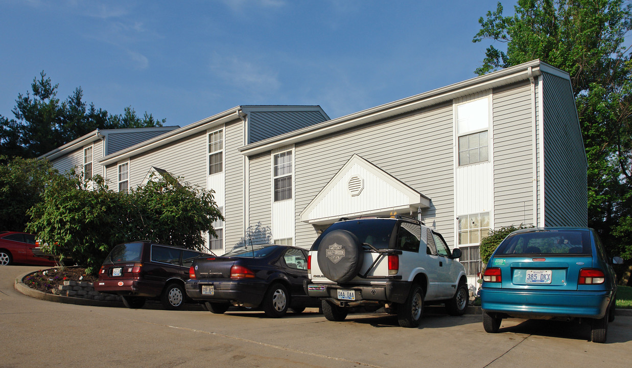 60-70 Pleasant Ave in Fort Thomas, KY - Building Photo