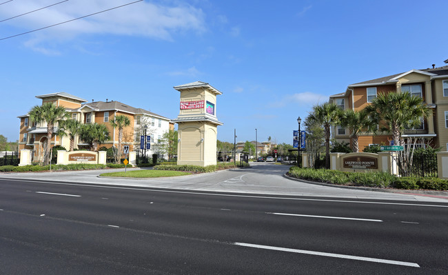 Lakewood Pointe in Seffner, FL - Foto de edificio - Building Photo