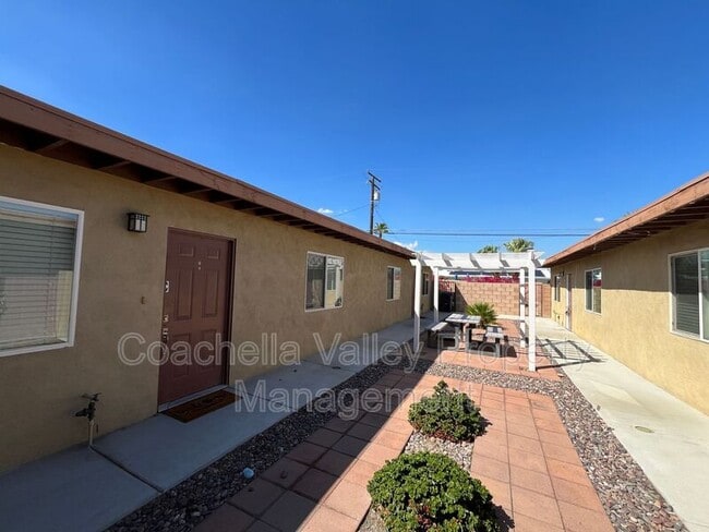 422 Rosa Parks Rd in Palm Springs, CA - Building Photo - Building Photo