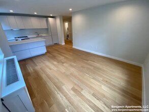 123 Highland Ave, Unit 49 in Somerville, MA - Foto de edificio - Building Photo