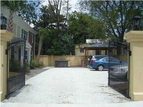 180 Line St-Unit -B in Charleston, SC - Building Photo - Building Photo