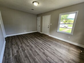 939 S Fort Ave in Springfield, MO - Building Photo - Building Photo