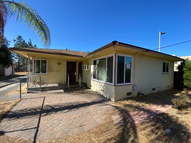 1319 Peach Ave in El Cajon, CA - Building Photo - Building Photo