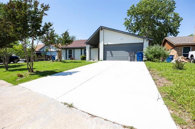 2609 Herring Cir in Sachse, TX - Building Photo