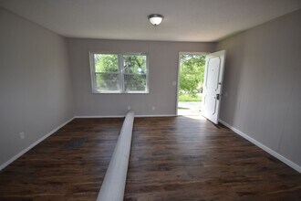 114 Bluegrass Rd in Clarksville, TN - Building Photo - Building Photo