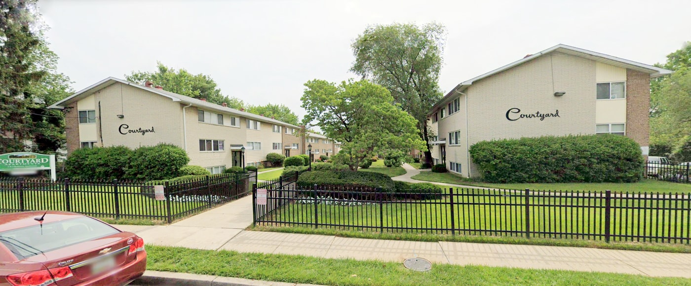 Courtyard Apartments in Baltimore, MD - Foto de edificio