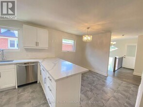 35 Raymond Rd in Vaughan, ON - Building Photo - Building Photo