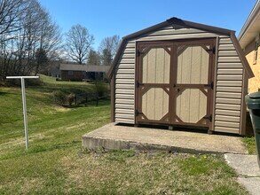 106 York Dr in Greeneville, TN - Foto de edificio - Building Photo