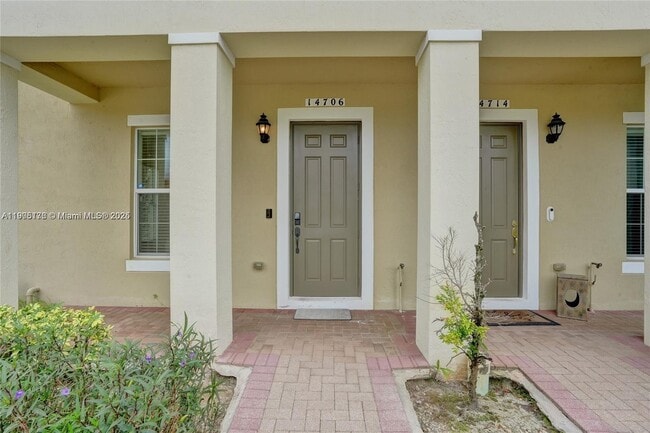 14706 SW 12th St in Pembroke Pines, FL - Building Photo - Building Photo
