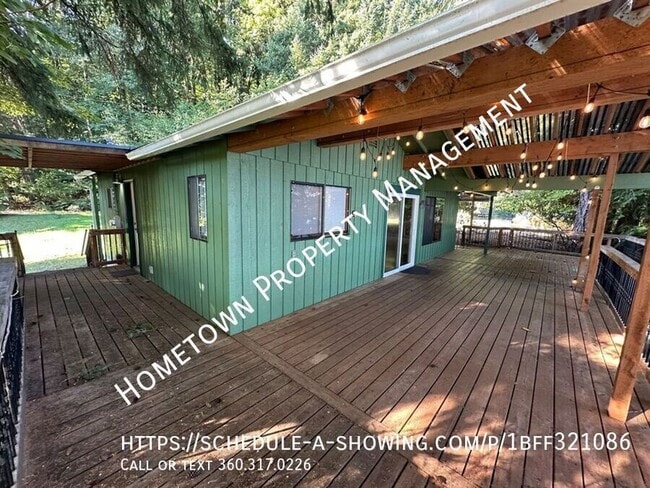 property at 9706 Hunter Point Rd NW