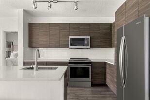 Horizon Wiregrass Ranch in Wesley Chapel, FL - Building Photo