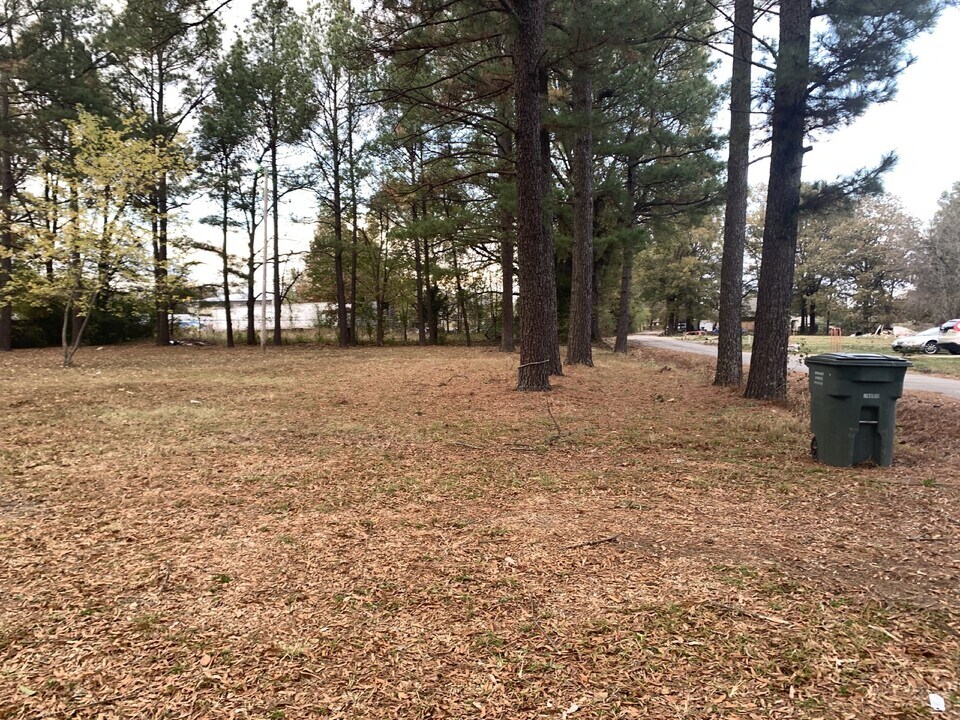 205 E Matthews St in Brookland, AR - Building Photo