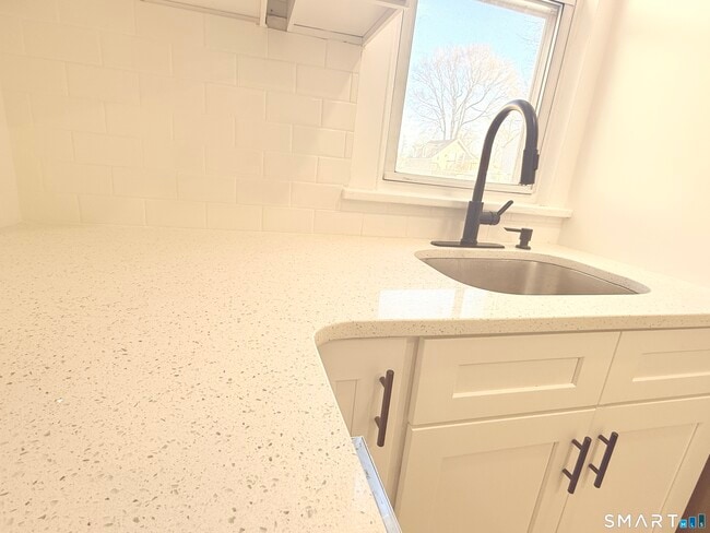 11 Starr Ave in Danbury, CT - Building Photo - Building Photo