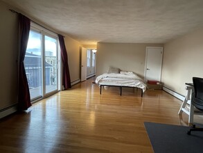 448 Cambridge St, Unit 3 in Cambridge, MA - Building Photo - Building Photo