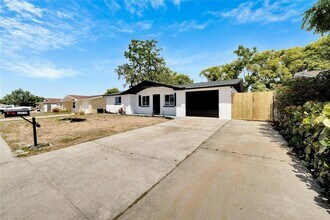 11524 Newell Dr in Port Richey, FL - Building Photo - Building Photo
