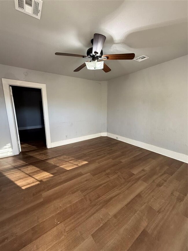 property at 2906 S Santa Fe Ave