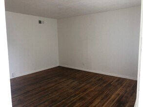 238 E 52nd St N in Tulsa, OK - Building Photo - Building Photo