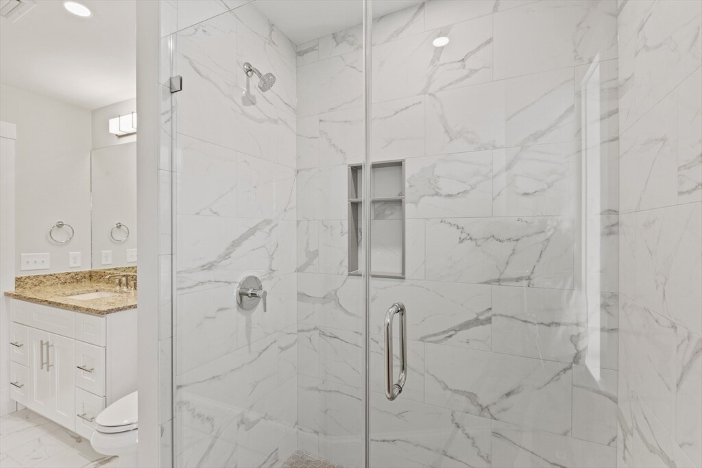 50 Balmoral St, Unit 2 in Andover, MA - Building Photo