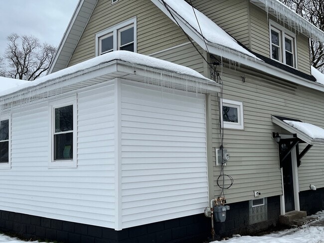 110 Edgemere Rd in Syracuse, NY - Building Photo - Building Photo