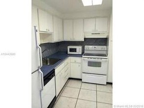 1980 S Ocean Dr-Unit -11L in Hallandale Beach, FL - Building Photo - Building Photo