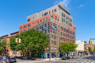 27 Albany Avenue in Brooklyn, NY - Building Photo - Primary Photo