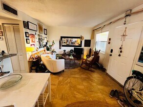 520 NE 38th St in Miami, FL - Building Photo - Building Photo