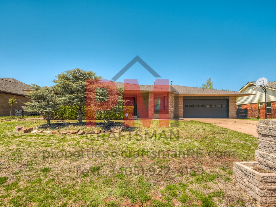 13601 Pinehurst Rd in Oklahoma City, OK - Building Photo