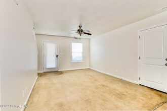 4305 Jennymac Dr in Louisville, KY - Building Photo - Building Photo