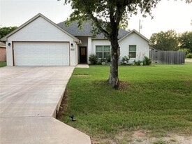 5640 Mesa Loop in Granbury, TX - Building Photo