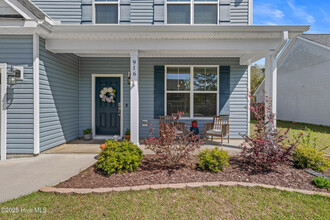 916 W Arboria Dr in Hampstead, NC - Building Photo - Building Photo