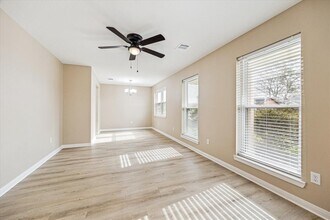 10603 Kirkshire Dr in Houston, TX - Building Photo - Building Photo