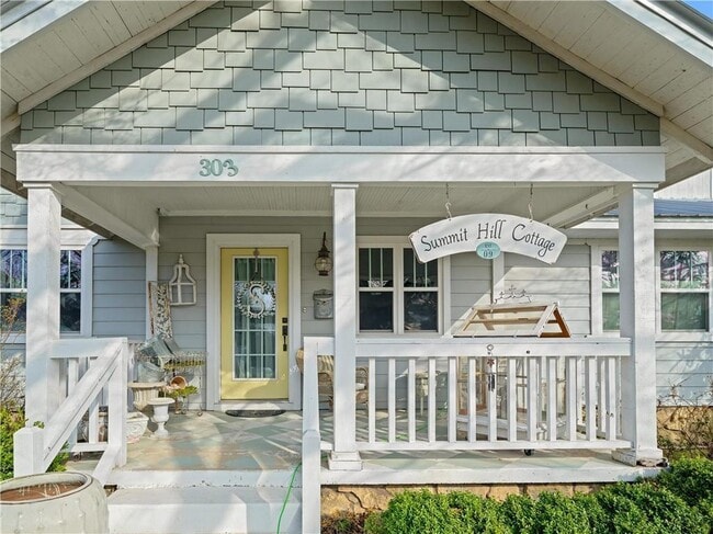 property at 303 N Summit St