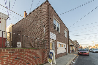 234 Long Ln in Upper Darby, PA - Building Photo - Building Photo