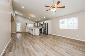 825 W 19th St in Tempe, AZ - Foto de edificio - Building Photo