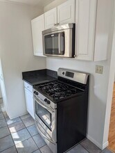1126 E Palmer Ave, Unit A in Glendale, CA - Building Photo - Building Photo