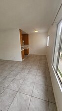 866 W 126th St-Unit -5 in Los Angeles, CA - Building Photo - Building Photo