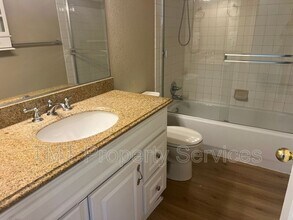 8631 Hummingbird Way in Elk Grove, CA - Building Photo - Building Photo