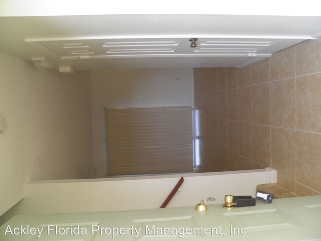 3135 Hempstead Ave in Kissimmee, FL - Foto de edificio - Building Photo