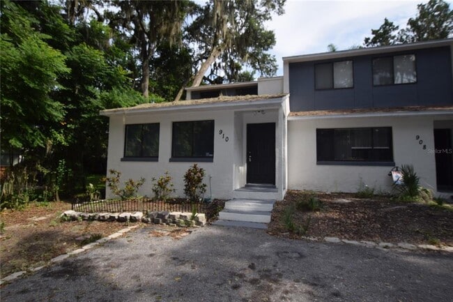 property at 904 Sumter St