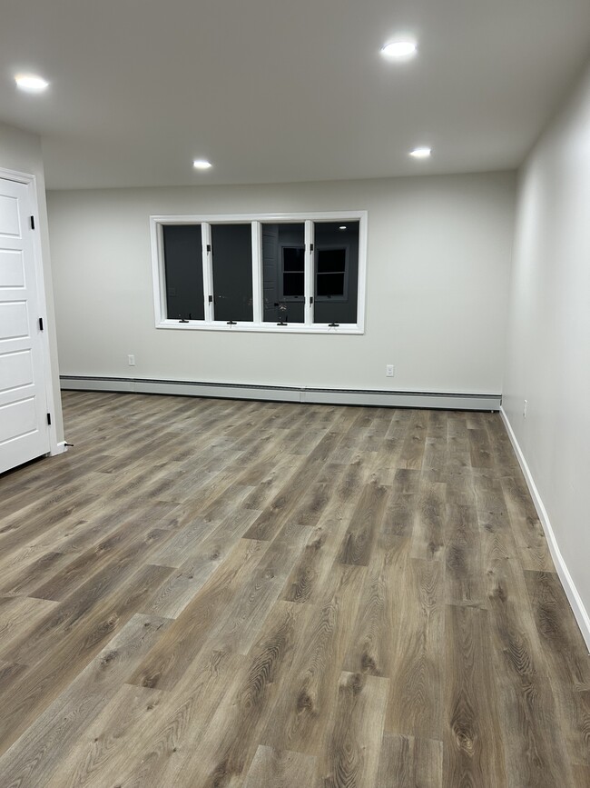 258 Claywood Dr in Brentwood, NY - Building Photo - Building Photo