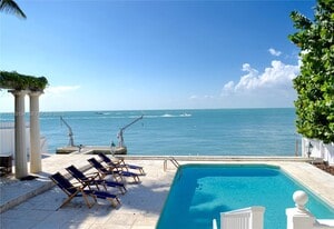 710 S Mashta Dr in Key Biscayne, FL - Building Photo