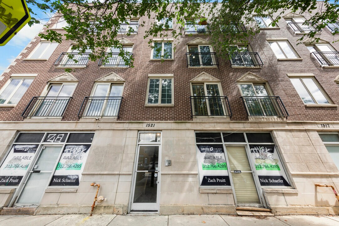 1521 N Ashland Ave in Chicago, IL - Building Photo
